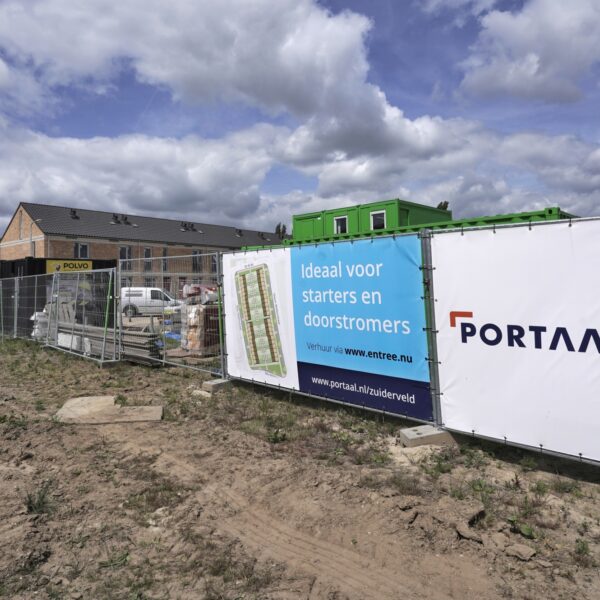 Vereniging Eigen Huis met jongeren op de barricaden: 'Starters woningmarkt vergeten doelgroep'