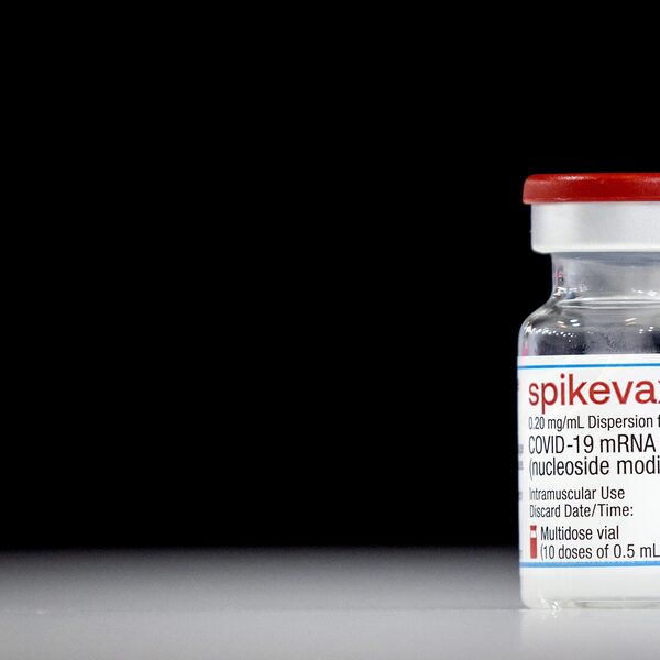 Ineke kreeg langdurige klachten door haar coronavaccinatie: 'Dit gun ik echt niemand'