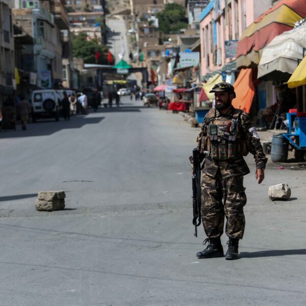 Taliban een jaar aan de macht in Afghanistan: 'Het is alsof de wereld wegkijkt'