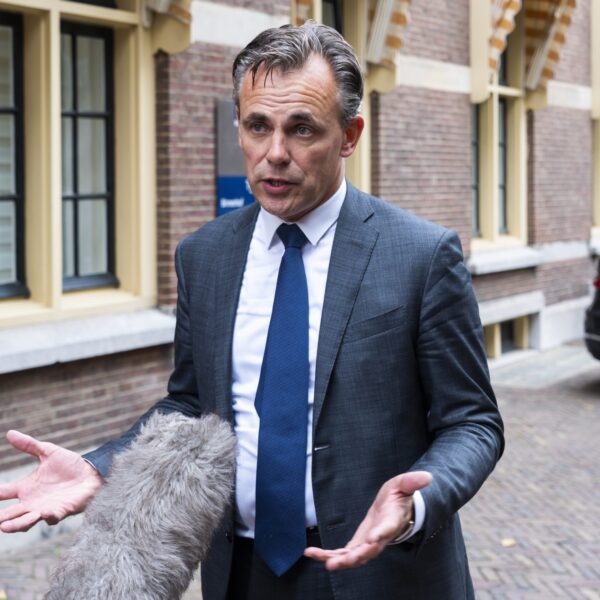 Overheid geeft duidelijk signaal aan Schiphol: 'Op termijn krimp naar 440.000 vluchten'