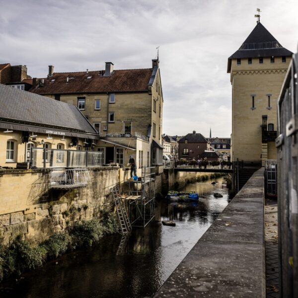 'Aardbevers' uit Groningen bezoeken 'overstromers' in Limburg