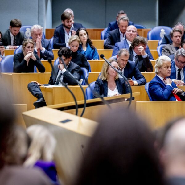 'Politici zijn zakkenvullers.' Historicus onderzoekt of dit sentiment klopt