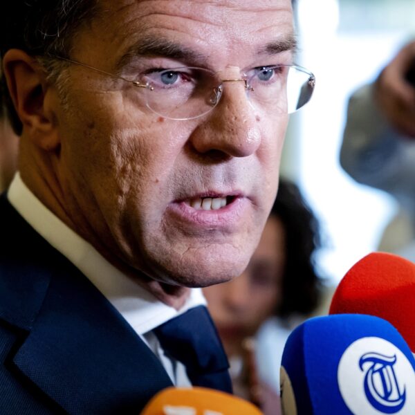 Rutte stopt als partijleider VVD en kondigt vertrek aan uit politiek