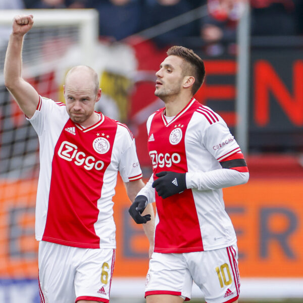 Ajax wint na lange tijd weer, al ging het niet gemakkelijk