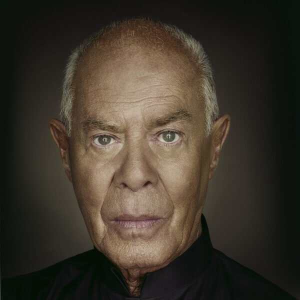 Icoon van de dans Hans van Manen wordt 90 jaar. 'Blijf nieuwsgierig'