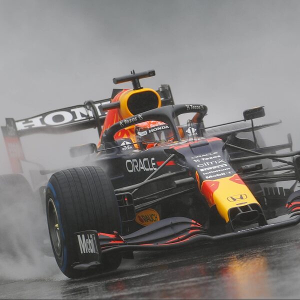 GP van België beperkt tot drie ronden achter safetycar, Verstappen wint