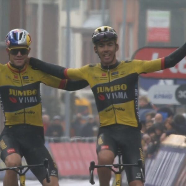 Wout van Aert schenkt Gent-Wevelgem aan ploeggenoot Christophe Laporte