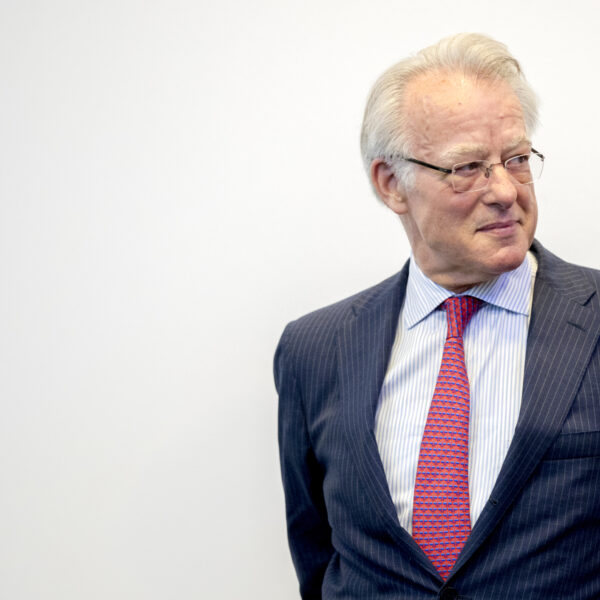 Al in de jaren 90 wilde oud-minister van Landbouw Jozias van Aartsen varkensrechten fors terugbrengen: 'Mijn beleid ging direct het raam uit'