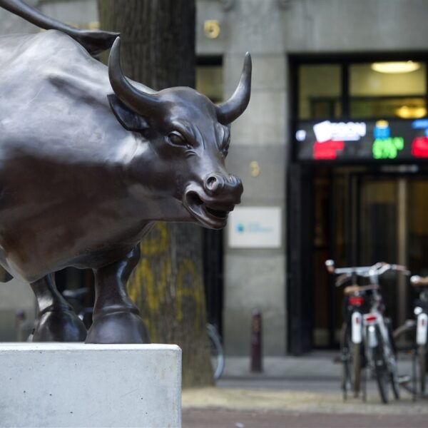 Oud-voorzitter enquêtecommissie: 'Tweede Kamer heeft aanbevelingen bankencrisis laten lopen'