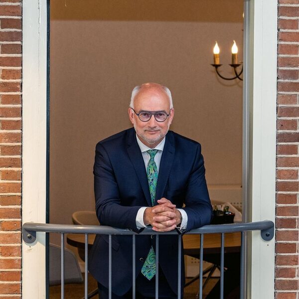 Podcast De Dag: waarom 2022 het jaar van burgemeester Veenstra wordt