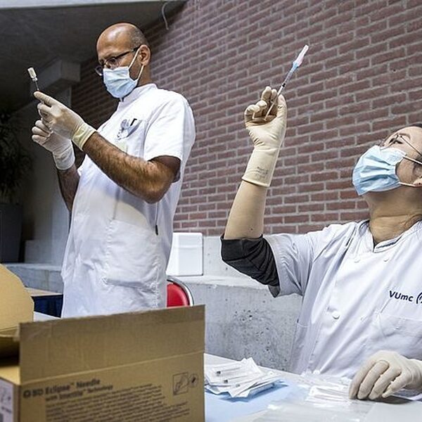 Viroloog Marion Koopmans blij met vrijgeven patenten coronavaccin