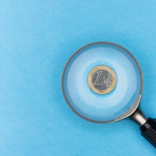 Steeds meer mensen leven in stille armoede: 'Seks bespreken we makkelijker dan salaris'