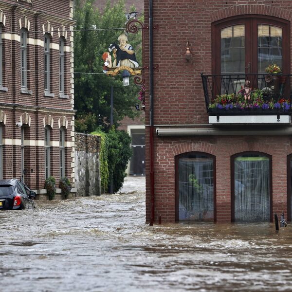 Onderzoek: link tussen klimaatverandering en overstromingen na regen in juli