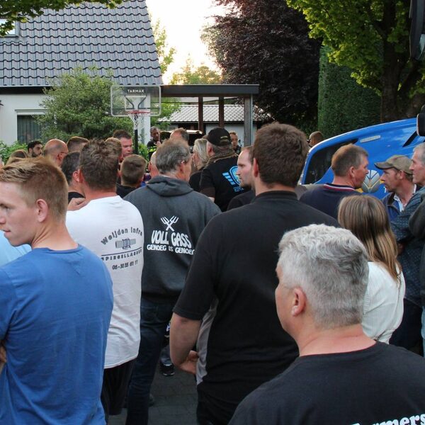 Politici reageren op boerenprotest bij huis minister Van der Wal: 'Dit is onacceptabel'