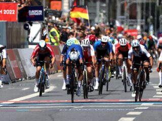 Lorena Wiebes klopt wereldkampioen in strijd om Europese titel
