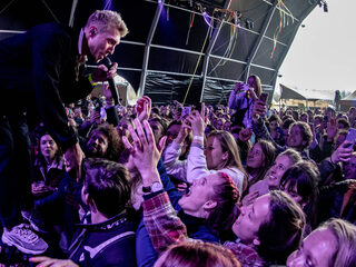 "Ontzettend goed nieuws voor evenementen": vanaf 30 juni weer feesten zonder 1,5 meter