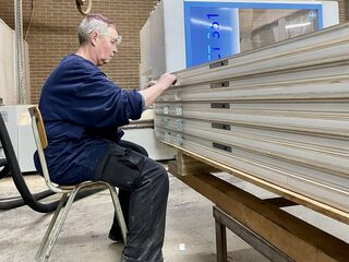 Uitzendbureaus voor ouderen hebben het druk: 'Je bent nooit te oud om te leren'