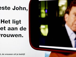 AD-hoofdredacteur over paginagrote advertentie van medewerksters Talpa: 'De les is niet 'vrouwen praat''