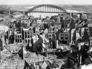 'Als je niet uit Nijmegen komt, weet je niet dat Nijmegen gebombardeerd is'
