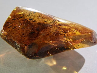 Dus je gelooft in de helende werking van kristallen: 'Daarmee kan ik reizen naar verschillende dimensies'