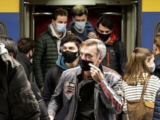 Merendeel van gevaccineerde mensen wil specifieke maatregelen voor ongevaccineerden