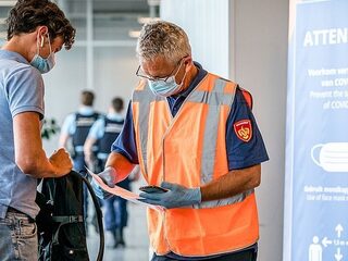 Veldepidemioloog Amrish Baidjoe: 'Begrijp niet goed waarom ingrijpen zo lang op zich laat wachten'