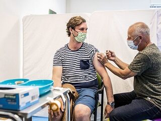 Waar staan we nu met de boosterprikken? 5 vragen en antwoorden