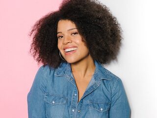 Radio-dj Angelique Houtveen: 'Als ik radio maak, draagt de muziek me'