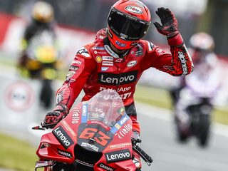 Francesco Bagnaia wint TT van Assen