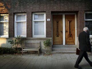 Stand.nl: 'We moeten allemaal aan de videodeurbel'