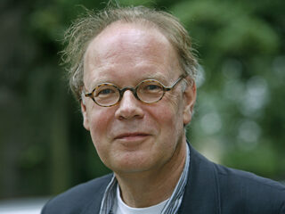 Oud-mediadirecteur Ton Verlind over zijn boek 'Een schitterende slangenkuil'