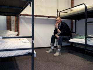 Door hoge voedsel- en energiekosten stijgt het aantal daklozen, vooral onder jongeren