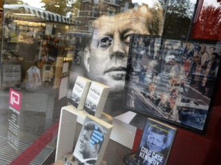 'Hillary Clinton is een geheim agent van Noord-Korea', dat blijft wel hangen'