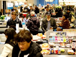 Alledaagse Vragen – Waarom sta je altijd in de verkeerde rij?