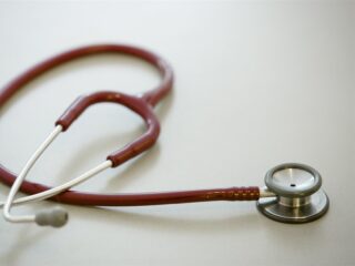 Huisartsen weigeren in toenemende mate zorg aan ongedocumenteerden