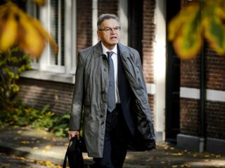 Oud-minister Ernst Hirsch Ballin over immigratie: 'Wij hebben belang bij migrerende werknemers'