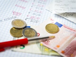 Stand.nl: 'Werkgevers moeten zo snel mogelijk de lonen verhogen'