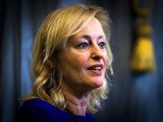 Jet Bussemaker (RVS): Investering vrijwilligerswerk noodzakelijk voor opvang zorgtekorten