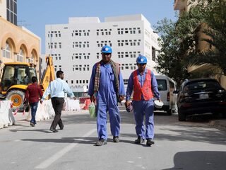 Amnesty dringt aan op beter onderzoek naar doodsoorzaken arbeidsmigranten in Qatar