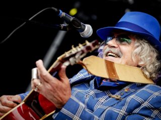 Boerenrockgroep Normaal past tekst 'De boer is troef' aan