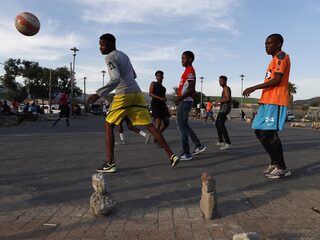 Malafide spelersmakelaars maken misbruik van ambitie jonge Afrikaanse voetballers