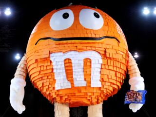 Wat weet je van polariserende snoepjes, tanks en de bondscoach? Speel de Nationale Nieuwsquiz