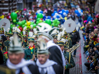 Priester Danny is ook prins carnaval: 'De polonaise in het café, als prins ontkom je daar niet aan'