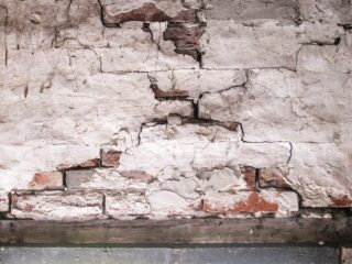 'We zijn wanhopig.' Versterkings- en herstelwerkzaamheden in Groningen nog altijd problematisch