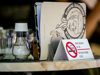 Rookvrije terrassen McDonald's: 'We moeten rokers niet als paria behandelen'