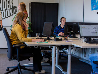 Wachtlijsten en weinig perspectief: hulplijn voor jongeren kreeg al 10.000 telefoontjes