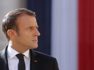 Macrons geblunder als vredesduif