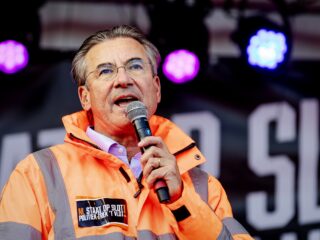 Bouwvoorman Maxime Verhagen vreest voor vertraging: 'Begin met vrijwillige uitkoop boeren'