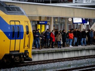 Stand.nl: 'Het openbaar vervoer in Nederland moet beter'