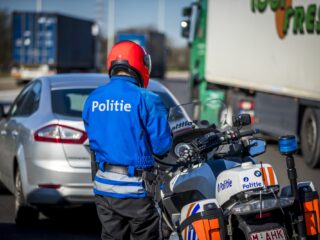 Groot personeelstekort bij Belgische politienoodcentrales: 'Collega's gaan eronderdoor'